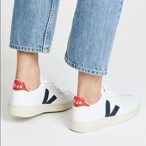 Veja V-10 Sneakers